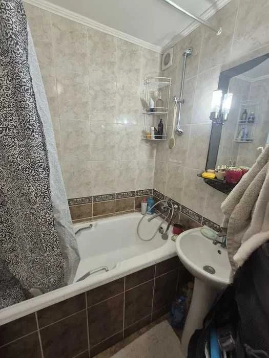 Heroes of the Dnieper Obolon Selling a 3-room apartment, renovated Ivas