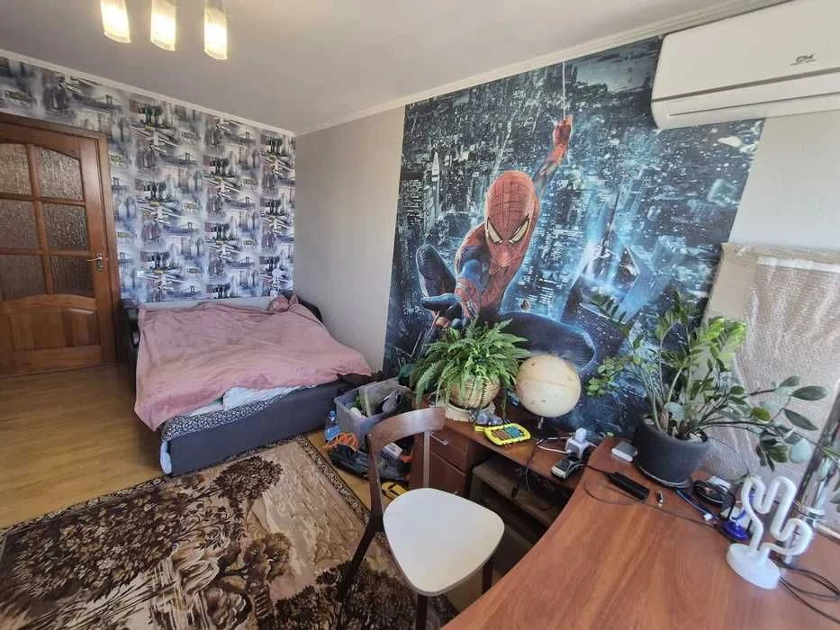 Heroes of the Dnieper Obolon Selling a 3-room apartment, renovated Ivas