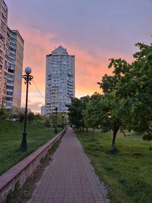 Heroes of the Dnieper Obolon Selling a 3-room apartment, renovated Ivas
