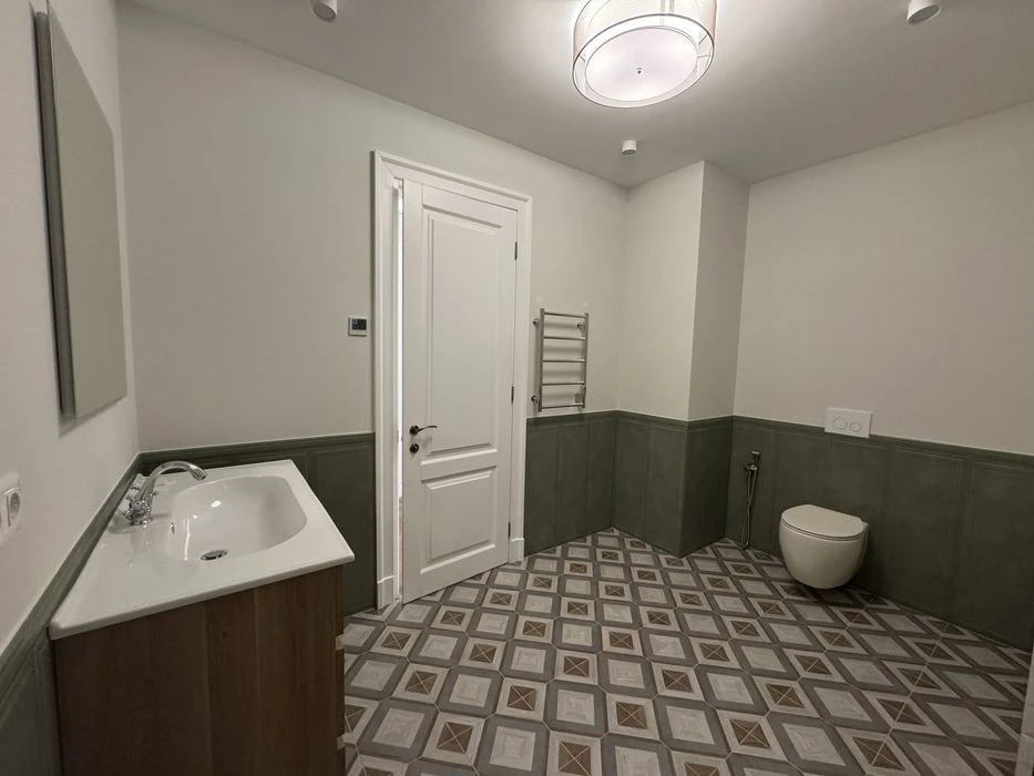 Продаж квартири 250кв. м Контрактова площа, Подол