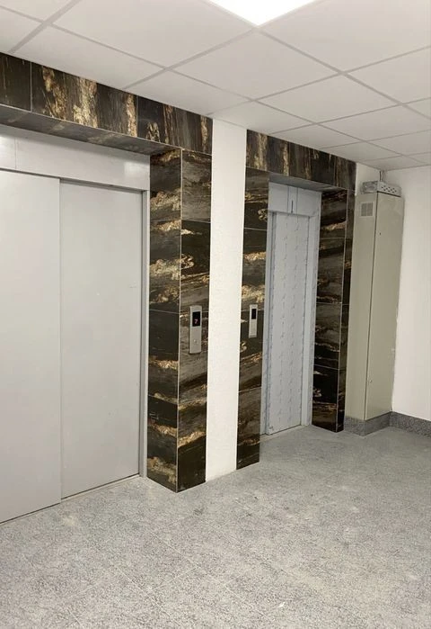 Продаж квартири 250кв. м Контрактова площа, Подол