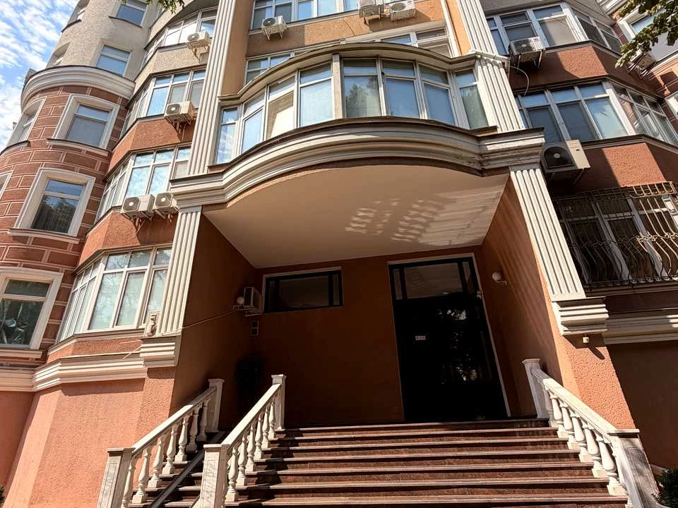 Квартира. Одеса, Каркашадзе пров. (Цегляний)