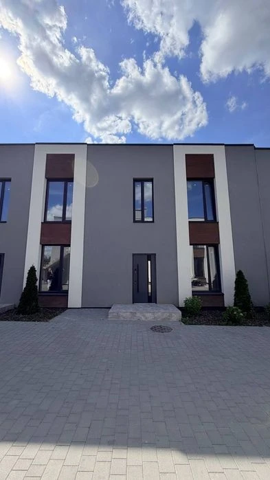 Продам Таун біля Вишенського Озера! Топ локація .