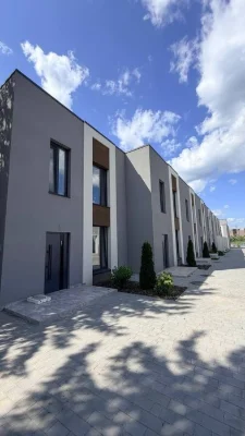 Продам Таун біля Вишенського Озера! Топ локація .