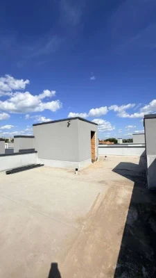 Продам Таун біля Вишенського Озера! Топ локація .