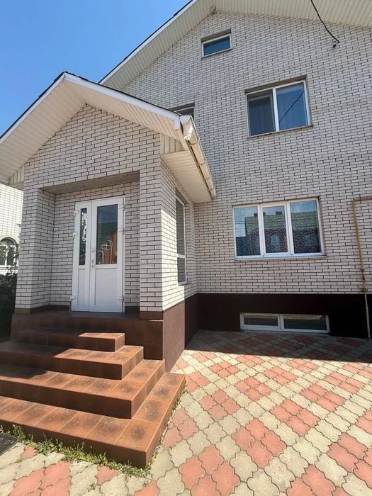 Продам Будинок біля Озера.