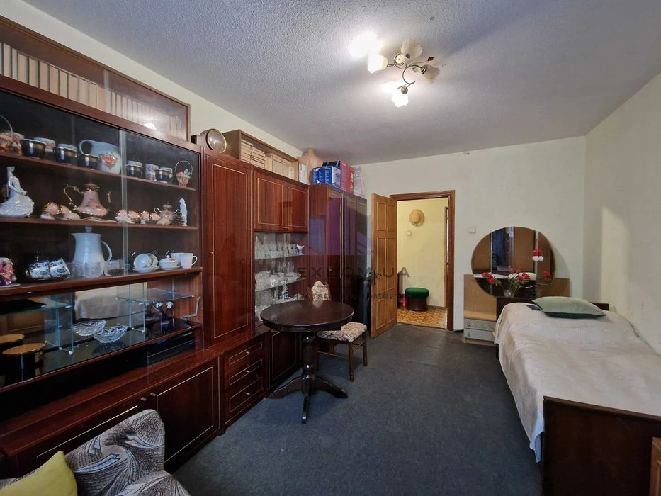 Продається простора 5к квартира,  115м2, вул.Каштанова 8а, Т