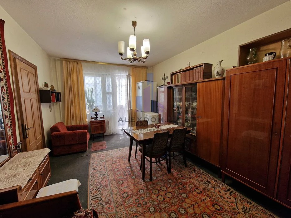 Продається простора 5к квартира,  115м2, вул.Каштанова 8а, Т