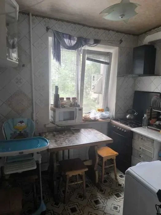 Продам 2 комнатную квартиру Брежневка на Калиновой