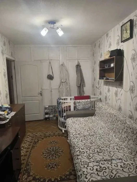 Продам 2 комнатную квартиру Брежневка на Калиновой