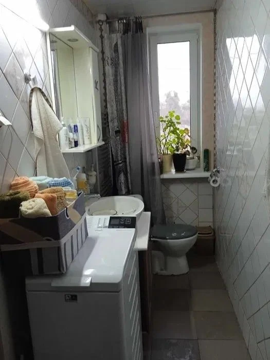 Продам 3-кімнатну квартиру с.Есхар Чугуївського району