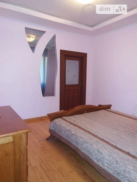 Продаж 1к квартири 84.4 кв. м на просп. Володимира Івасюка 4