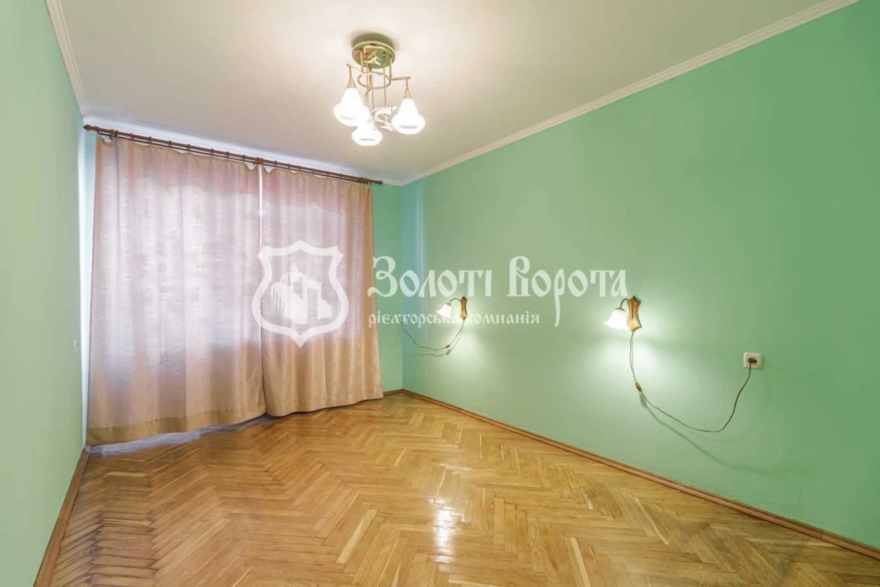 Продажа: Трехкомнатная квартира 83 м², Кловский спуск, 18