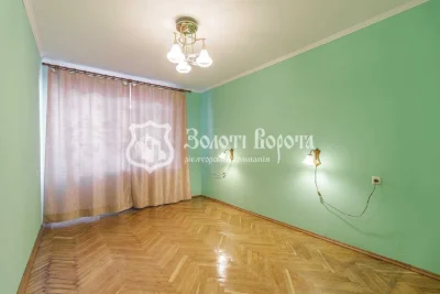 Продажа: Трехкомнатная квартира 83 м², Кловский спуск, 18