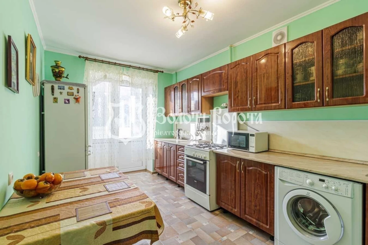 Продажа: Трехкомнатная квартира 83 м², Кловский спуск, 18