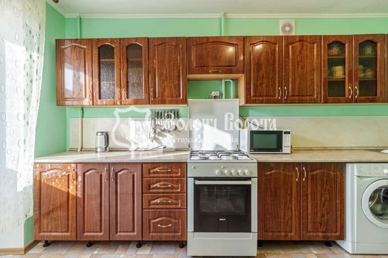 Продажа: Трехкомнатная квартира 83 м², Кловский спуск, 18