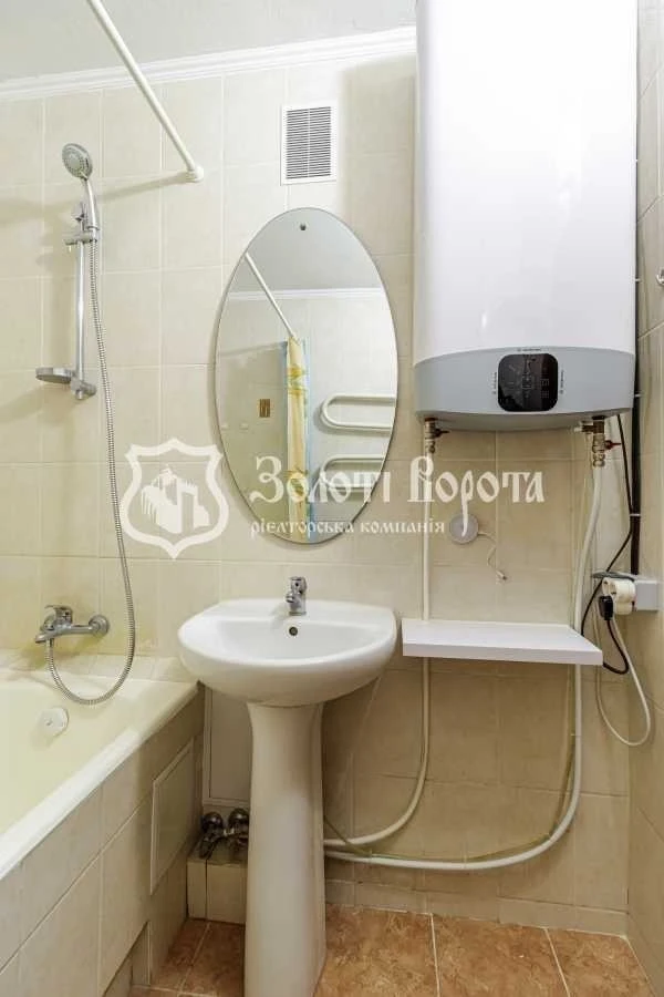 Продажа: Трехкомнатная квартира 83 м², Кловский спуск, 18