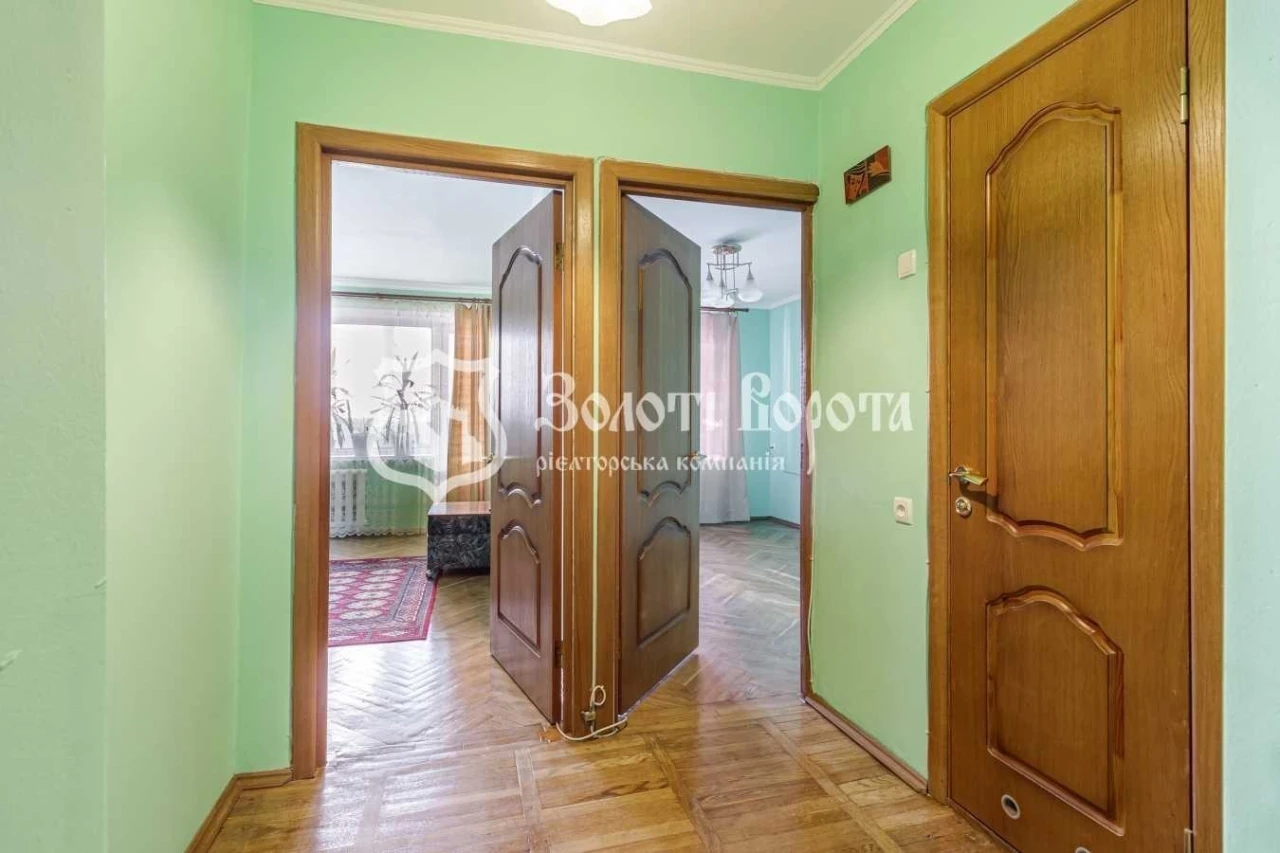 Продажа: Трехкомнатная квартира 83 м², Кловский спуск, 18