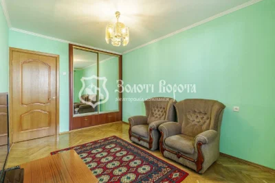Продажа: Трехкомнатная квартира 83 м², Кловский спуск, 18