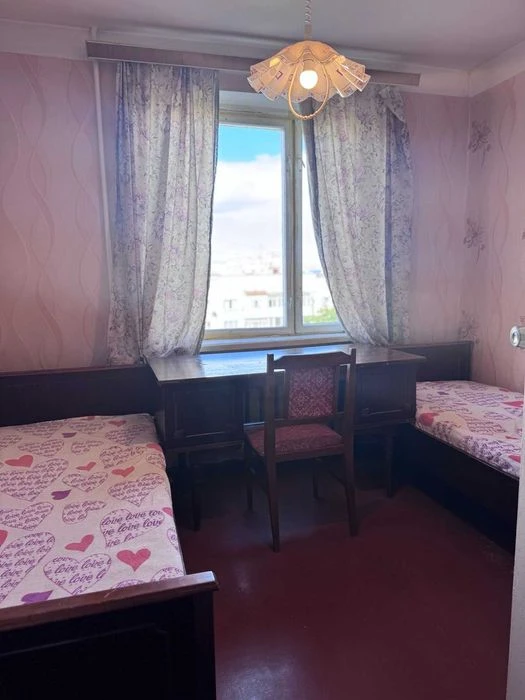 Продається 3 кімнатна "панелька"