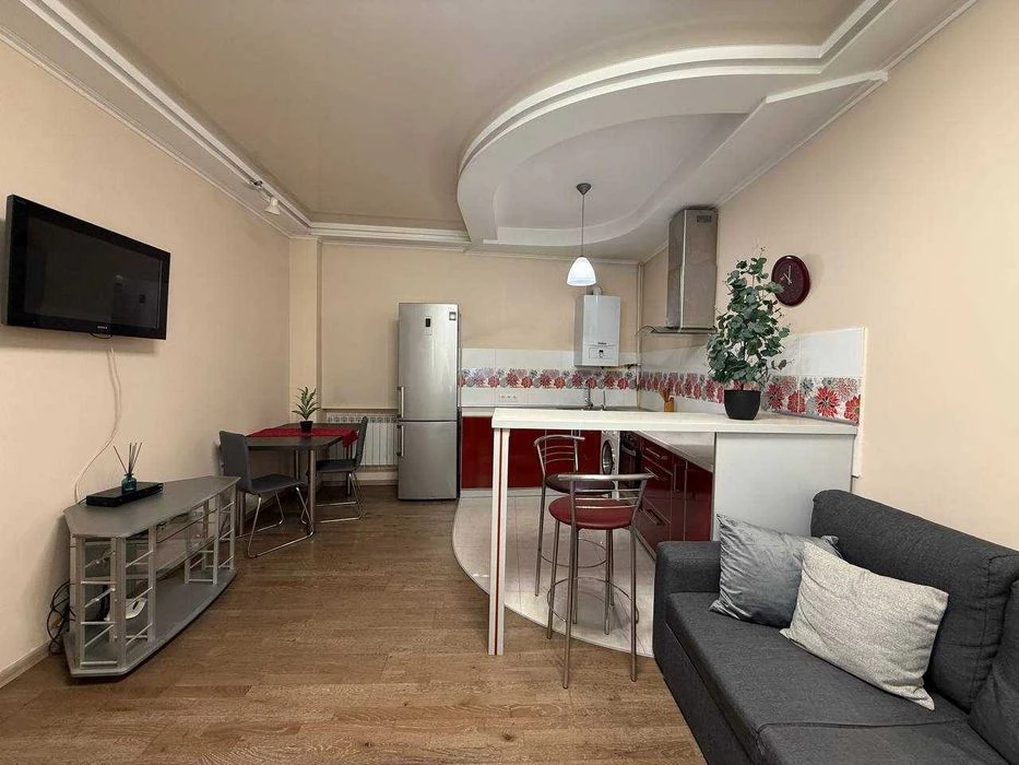 Продаж 2 кім. кв. особнячного типу вул. К. Левицького