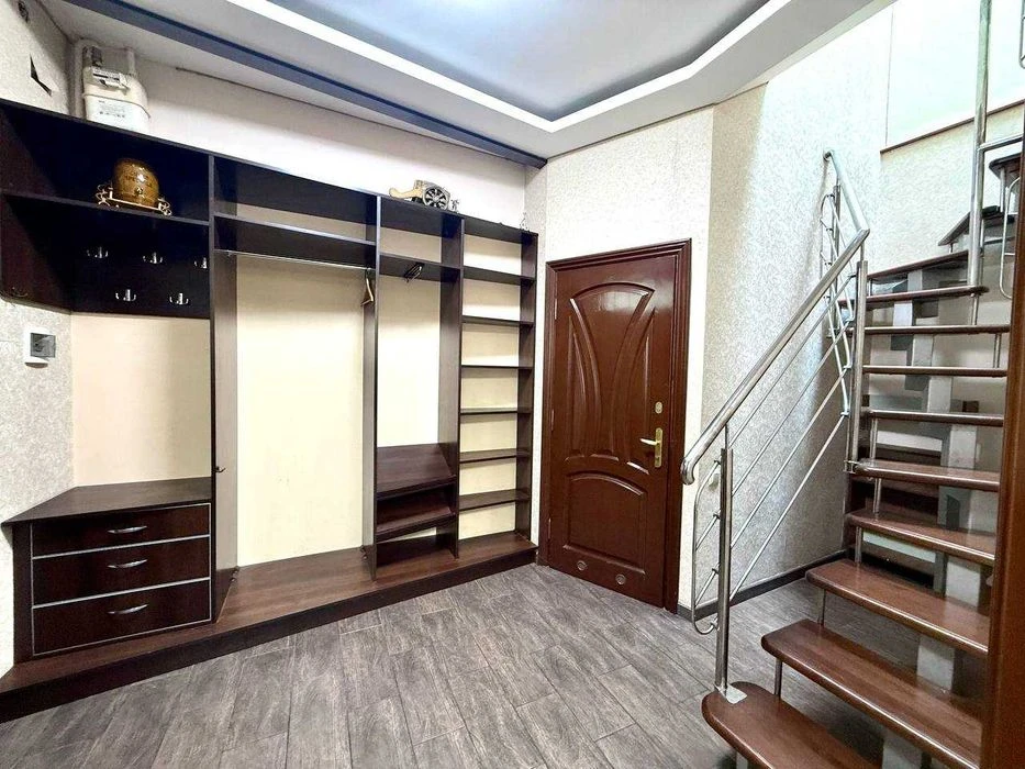 Продаж 2 кім. кв. особнячного типу вул. К. Левицького