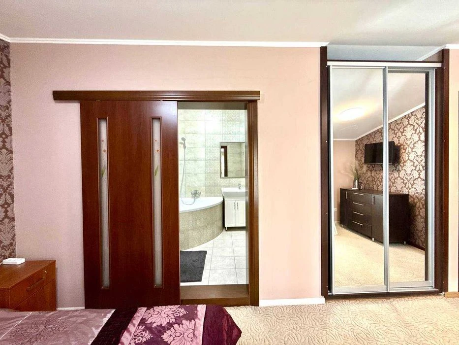 Продаж 2 кім. кв. особнячного типу вул. К. Левицького