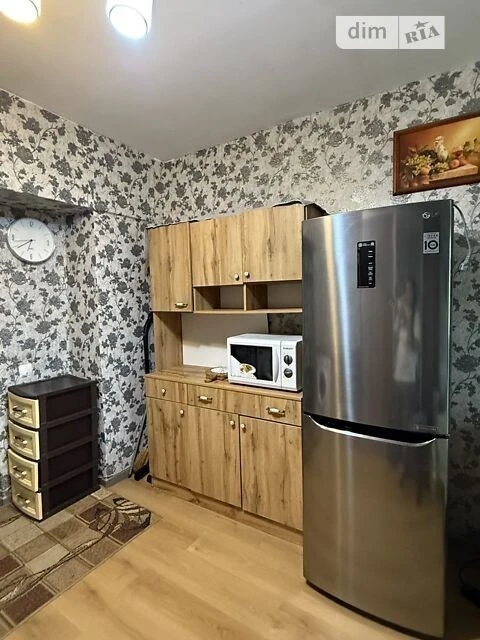 Room for sale 24.44 sq. m. on Oleksi Tykhoy Str. 18/20, apt.