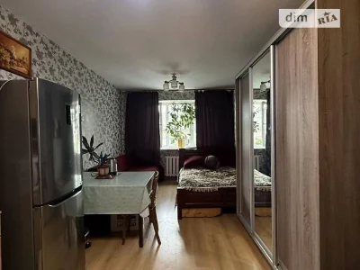 Room for sale 24.44 sq. m. on Oleksi Tykhoy Str. 18/20, apt.