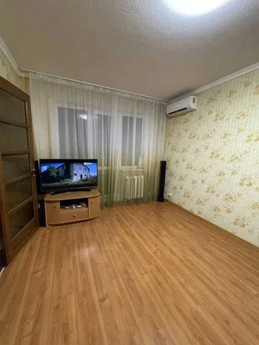 Продам 2 комнатную квартиру с ремонтом на П. Калнышевского (