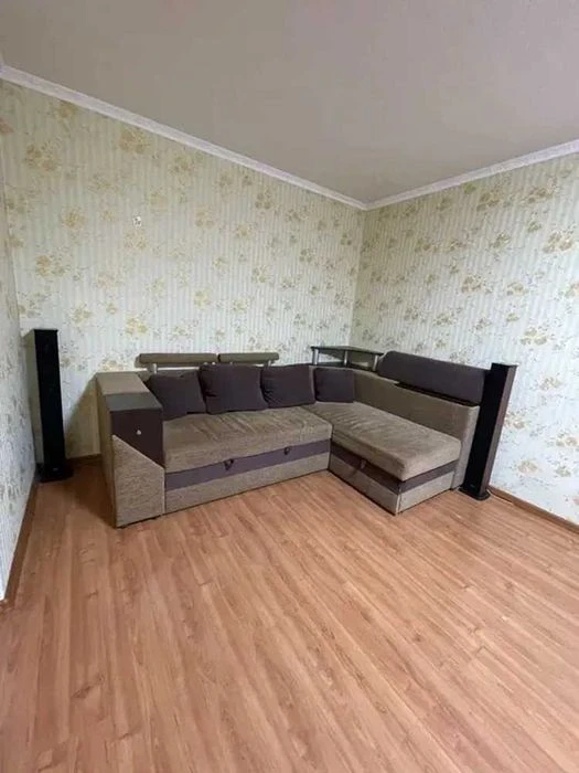 Продам 2 комнатную квартиру с ремонтом на П. Калнышевского (