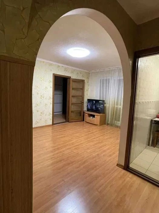 Продам 2 комнатную квартиру с ремонтом на П. Калнышевского (