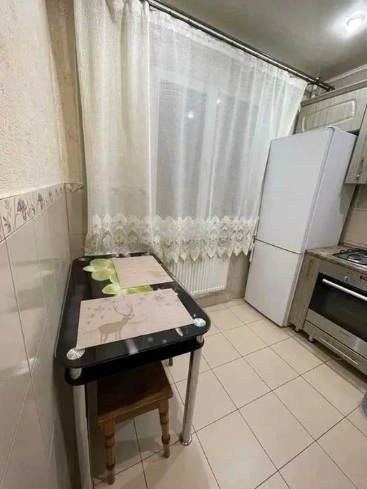 Продам 2 комнатную квартиру с ремонтом на П. Калнышевского (
