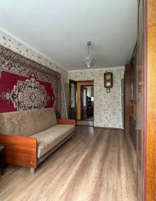 Двухкомнатная квартира Лески ул.Крылова  с косметическим рем