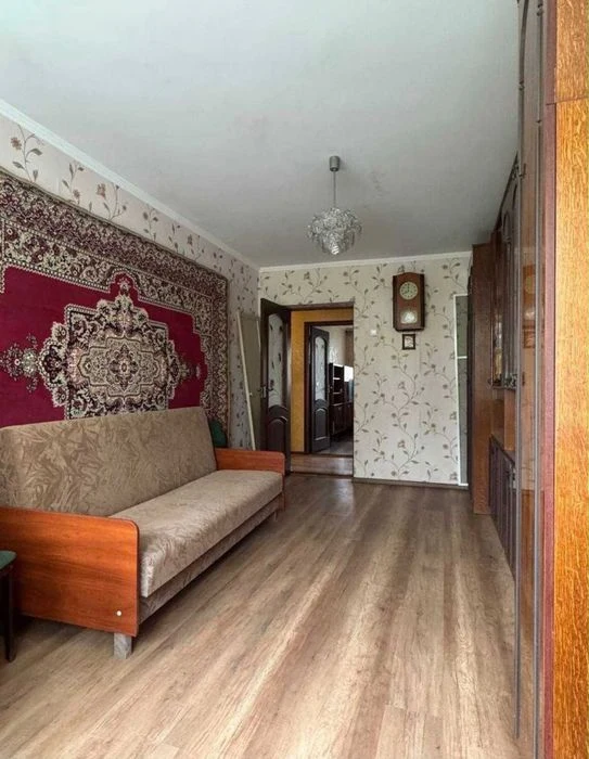 Двухкомнатная квартира Лески ул.Крылова  с косметическим рем