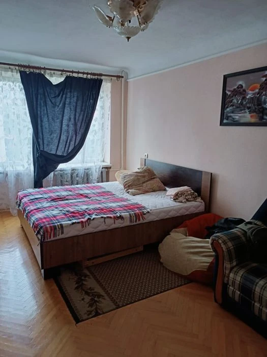 Продається 2к квартира центр