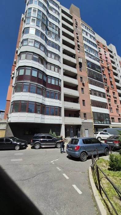 I will sell a 1-room apartment in the Center below Polya Avenue