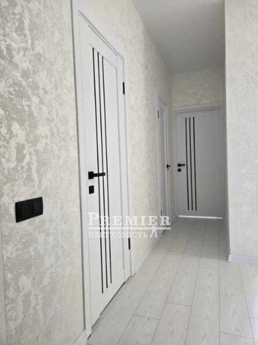 1к квартира з терасою на Таїрова, кухня-вітальня 20 м² та го