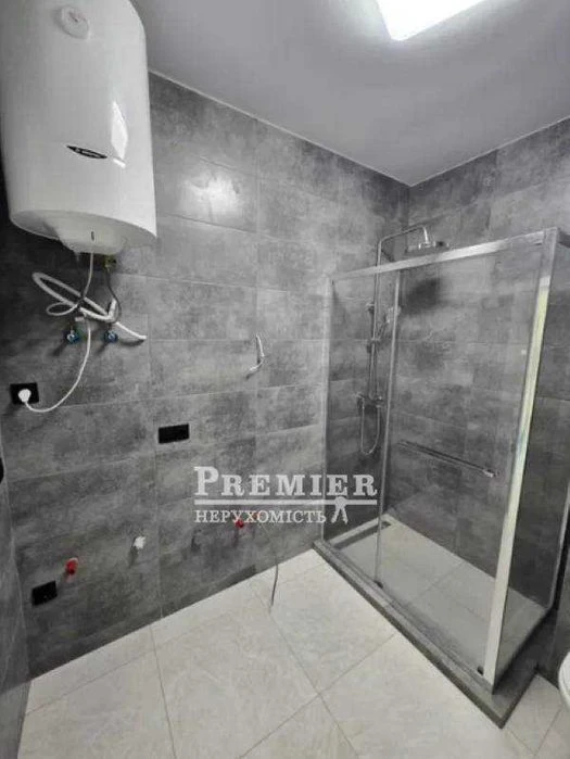 1к квартира з терасою на Таїрова, кухня-вітальня 20 м² та го