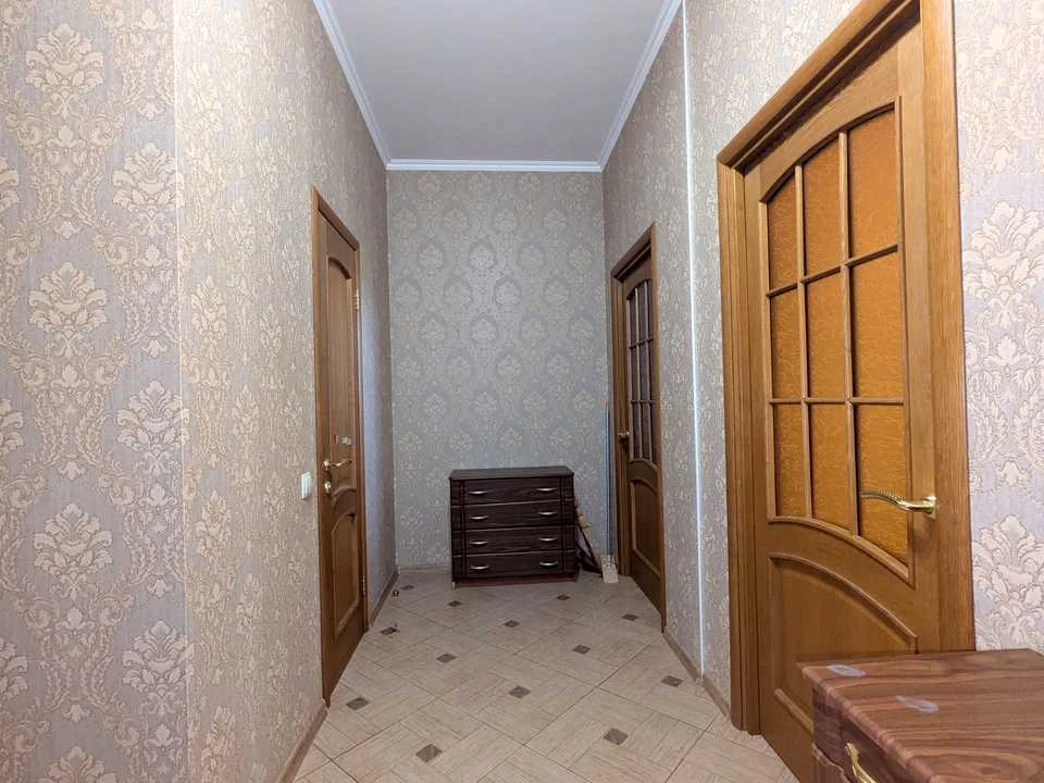 Квартира. Одеса, Середньофонтанська вул.
