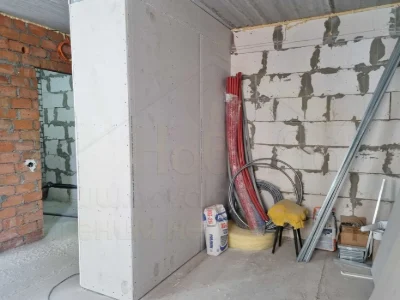 1 кімнатна квартира 35м2, 2/10 з індивідуальним опаленням в