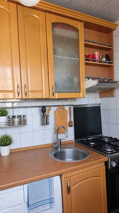Продам затишну 2-кімнатну квартиру на 7 поверсі 12-поверхово