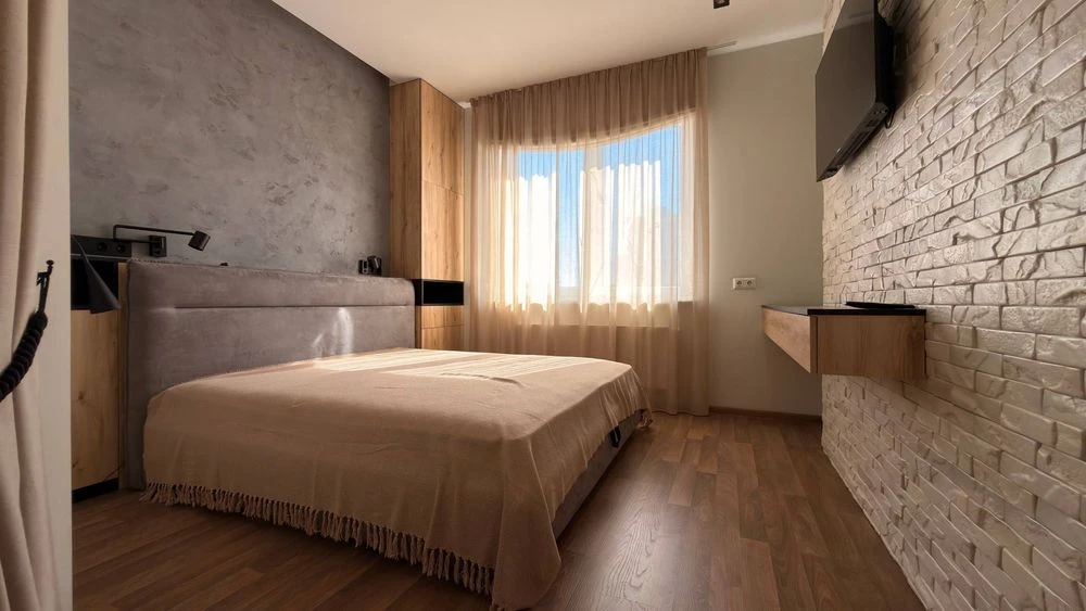 Продам 4-ком квартира 110м2  центр новострой.Подземный парки