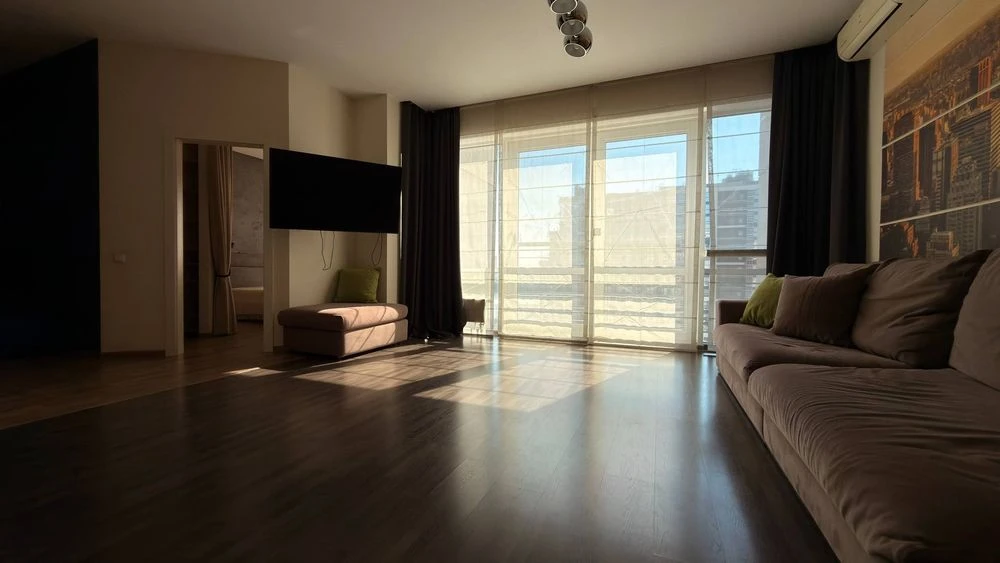 Продам 4-ком квартира 110м2  центр новострой.Подземный парки