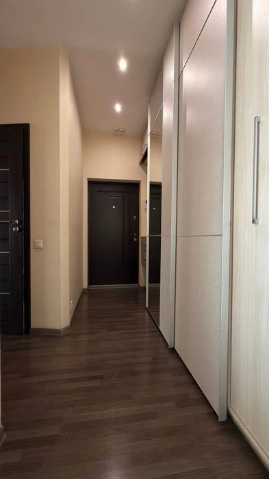 Продам 4-ком квартира 110м2  центр новострой.Подземный парки
