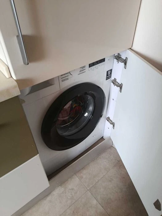 продаж 3 кімнатна квартира чешка євроремонт меблі техніка,вс
