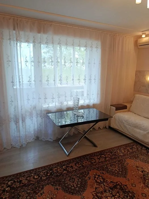 продаж 3 кімнатна квартира чешка євроремонт меблі техніка,вс