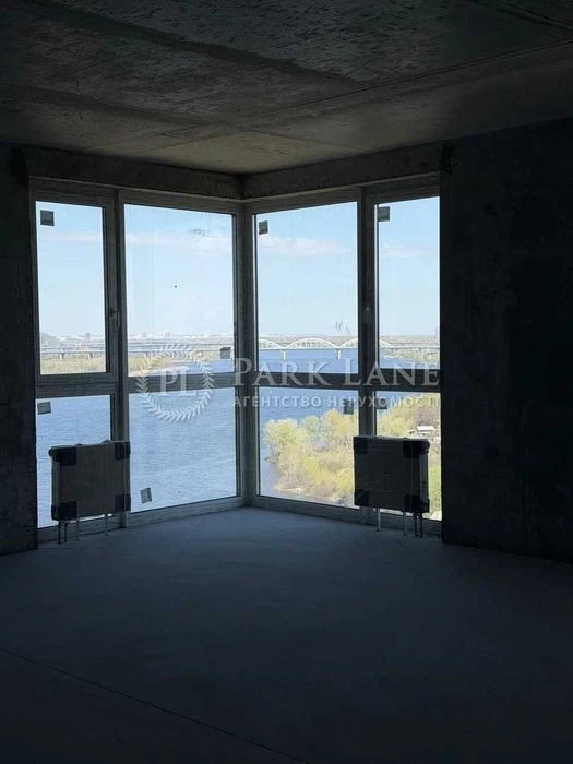 3-room apartment for sale with panoramic views of the Dnipro