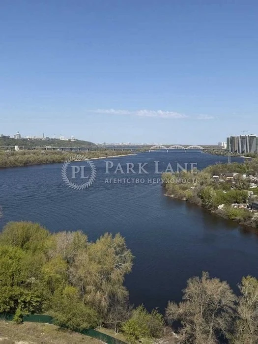 3-room apartment for sale with panoramic views of the Dnipro