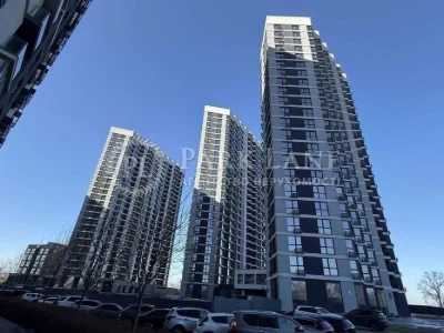 3-room apartment for sale with panoramic views of the Dnipro